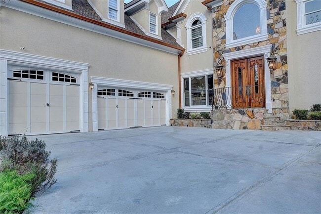 Foto del edificio - 6709 Wooded Cove Ct