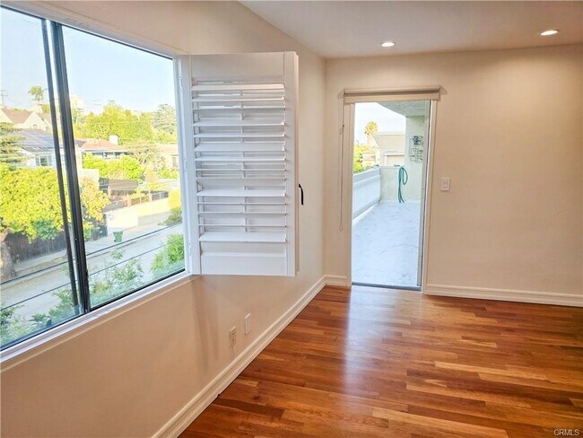 Building Photo - 1310 South Roxbury Drive Apt #302, Los Ang...