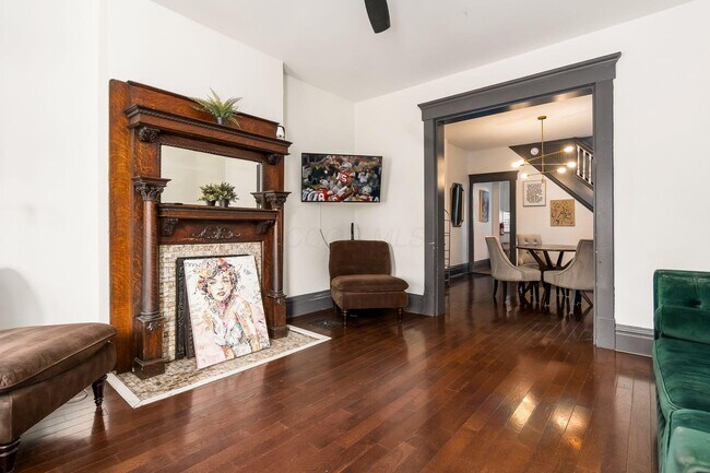Building Photo - 884 Dennison Ave
