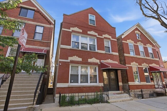 Building Photo - 3112 S May St