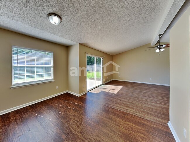 Foto del edificio - 2949 Biloxi Trl