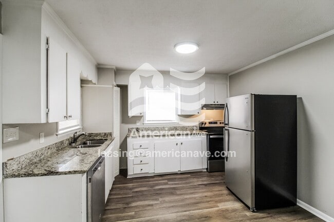 Building Photo - 105 Arnold Blvd