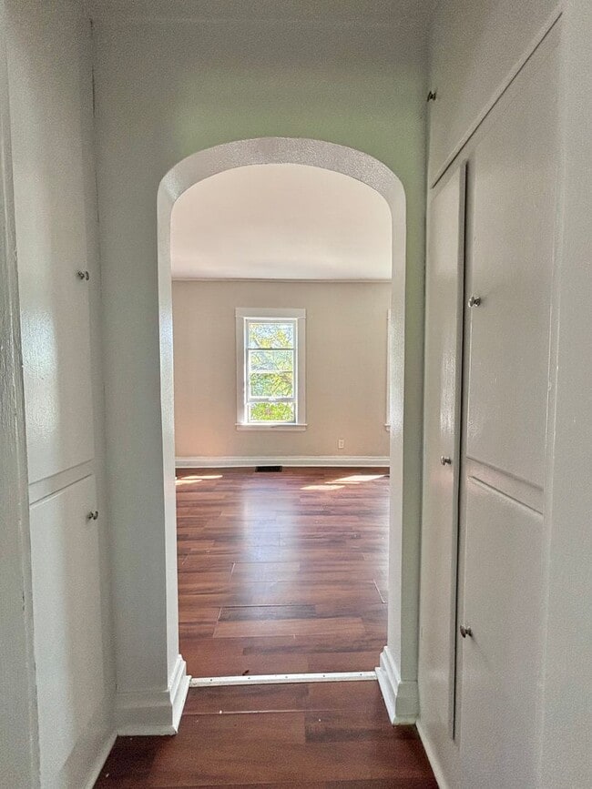 Building Photo - 802-806 Cedar