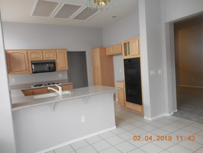 Building Photo - 9360 Villa Ridge Dr