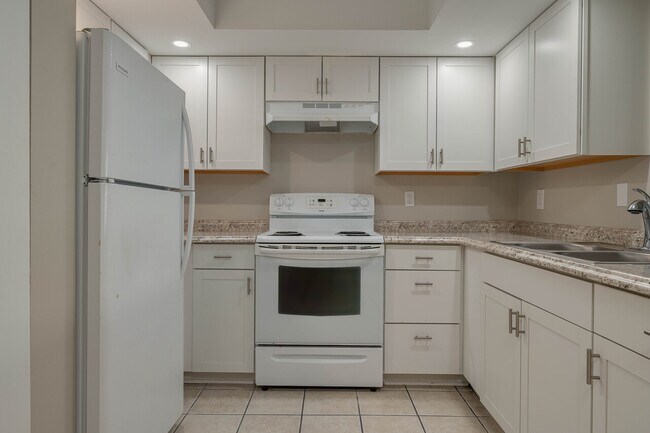 Building Photo - Deena Way Apartments 53-59