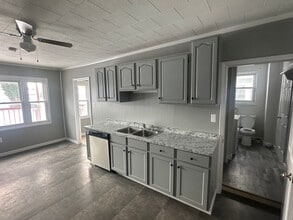 Building Photo - 7347 Waldman Ave