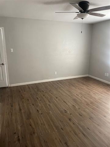 Building Photo - 305 Clearwood Dr