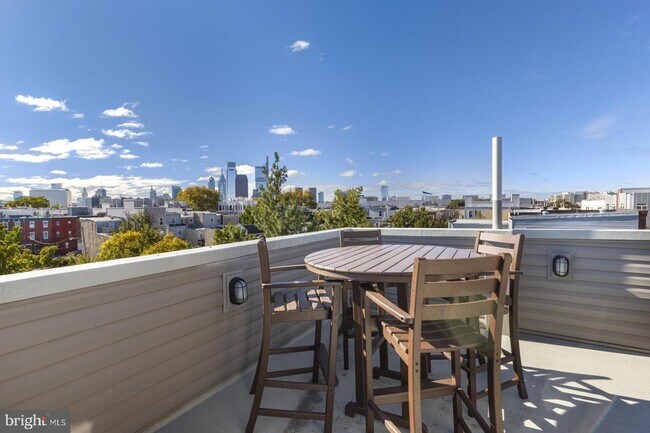 Foto del edificio - 1744 Vineyard St
