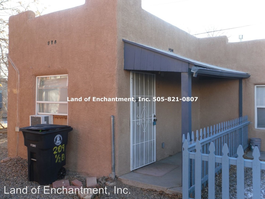Primary Photo - 209 Stanford Dr SE