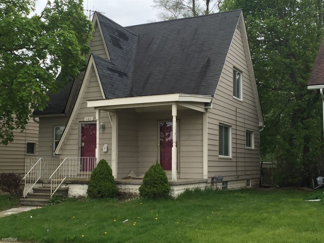 Foto del edificio - 3 br, 1 bath Triplex - 383 Elizabeth Lake Rd