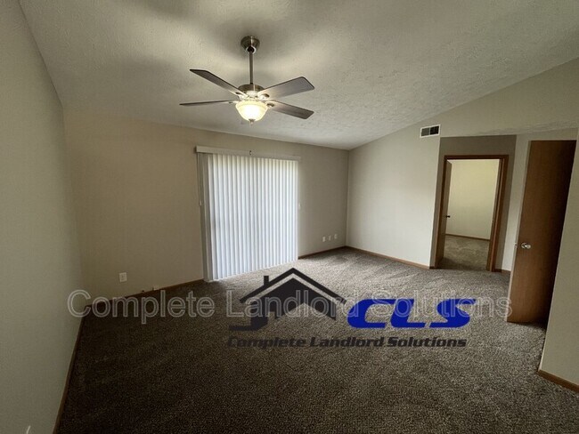 Foto del edificio - 558 College Ave