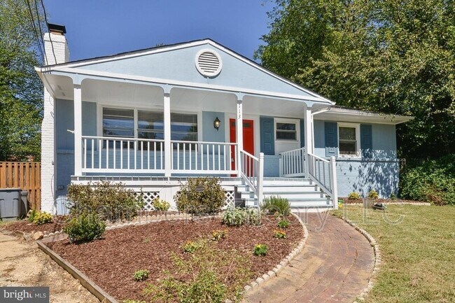 Building Photo - 113 Hickory Cir SW