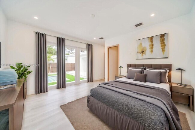 Building Photo - 8990 N Miami Ave