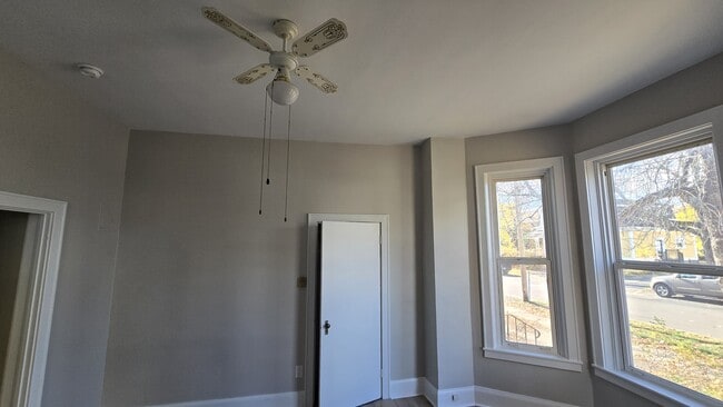 Building Photo - 97 Alma St