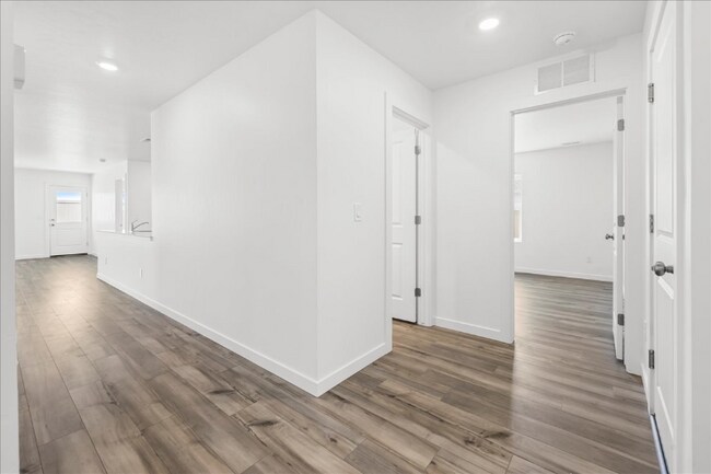 Foto del edificio - 20420 Owl Creek Ave