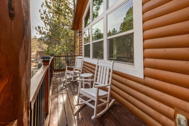 Building Photo - Stunning Fully Furnished 4-Bedroom Home with Amazing Views, EV Charger & Solar in Big Bear!