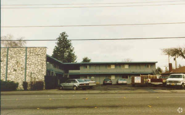 Foto del edificio - 12305-12325 SW Allen Blvd