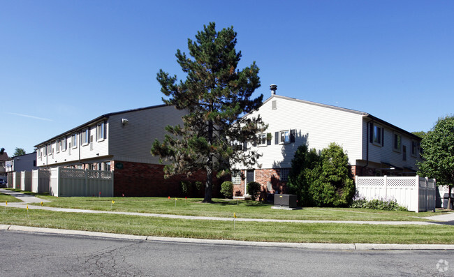 Building Photo - Creekside Village Townhomes