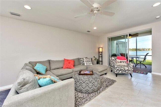 Building Photo - 14792 Edgewater Cir