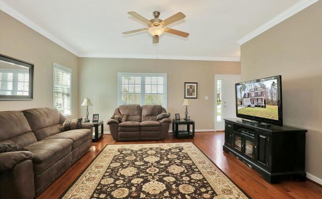 Foto del edificio - 8324 Shady Banks Dr