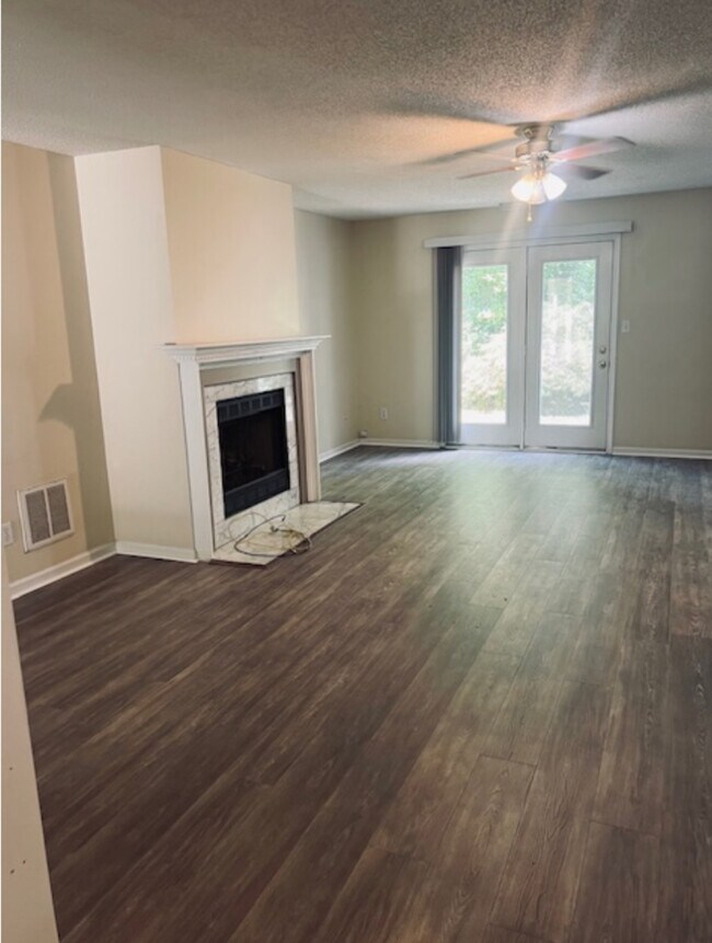 Foto del edificio - 861 Royal Grove Ct