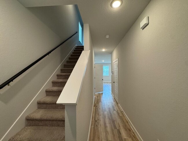 Building Photo - 5935 W Hausman Rd