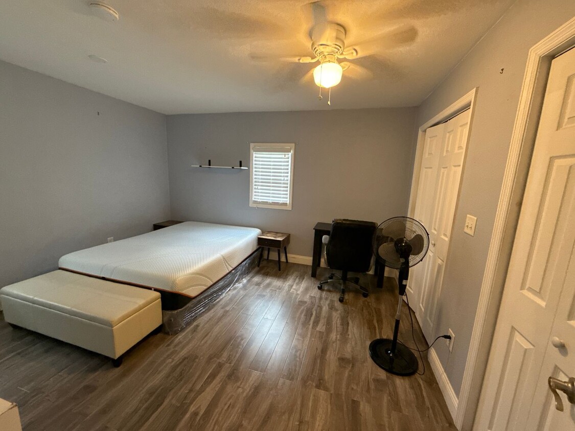 Building Photo - Newly renovated and fully furnished 1 bedroom 1 bath mother-in-law suite