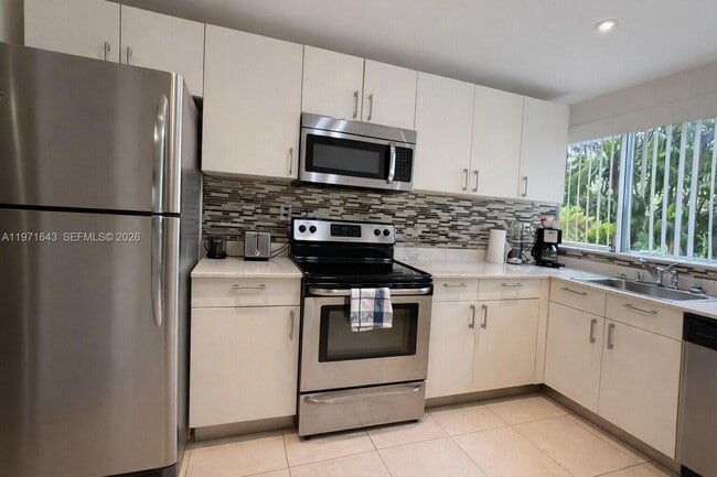 Foto del edificio - 950 NE 199th St