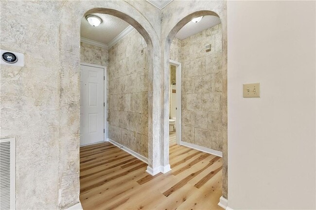 Building Photo - 4333 Dunwoody Park