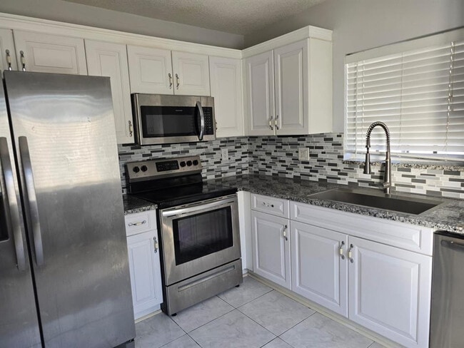 Foto del edificio - 4768 SW 14th Ct