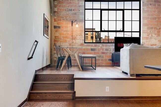 Interior Photo - ElseWarehouse