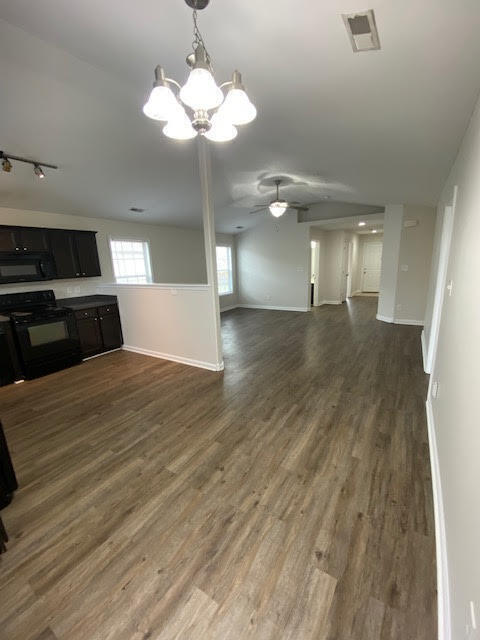 Foto del edificio - 152 Stephen Dr