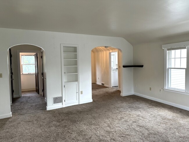 Building Photo - 820 Clay St