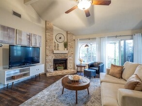Building Photo - 16911 Village Oak Loop