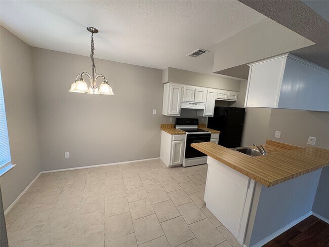 Foto del edificio - 312 S Poplar St