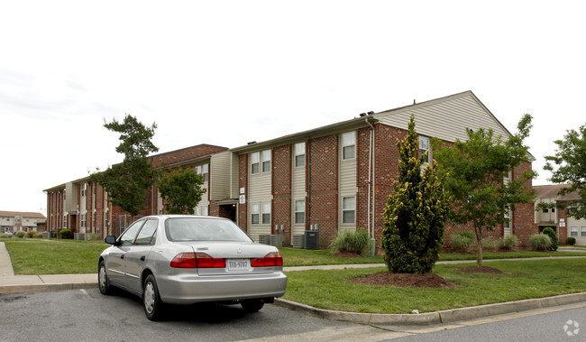 Building Photo - Dorchester Square Apartments