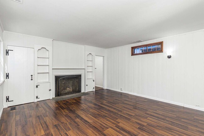 Building Photo - 113 Livingston St