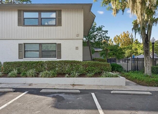 Building Photo - 19 Alcira Ct