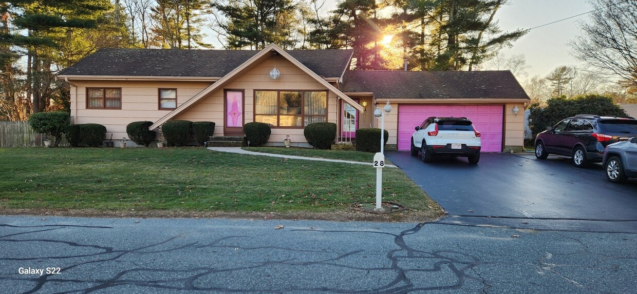 Photo - 28 Burt St (Acushnet, MA)