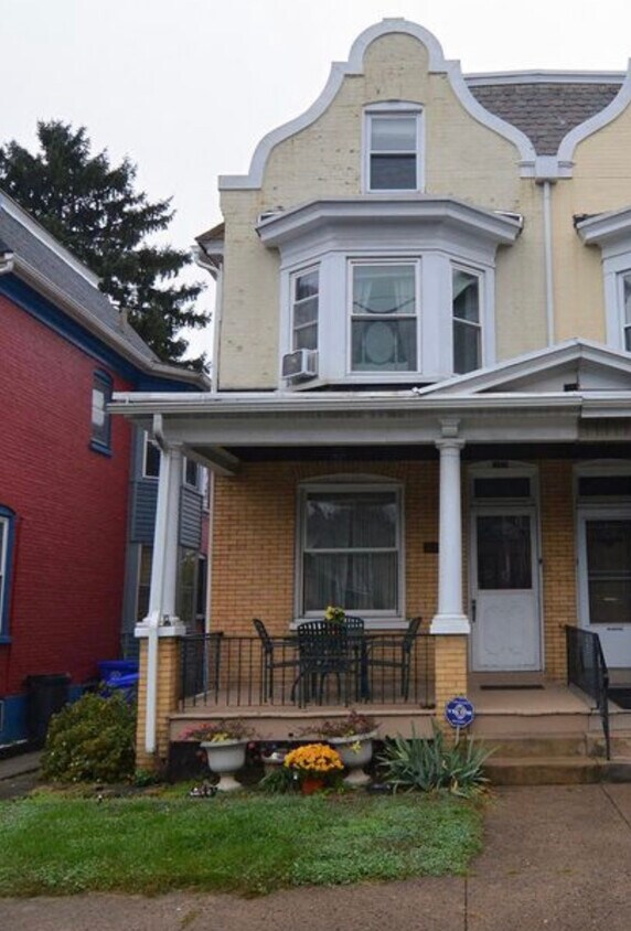 Primary Photo - 429 Fern Ave