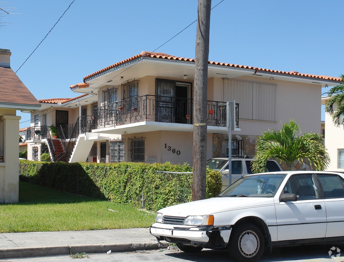 Building Photo - 1360 NW 3rd St
