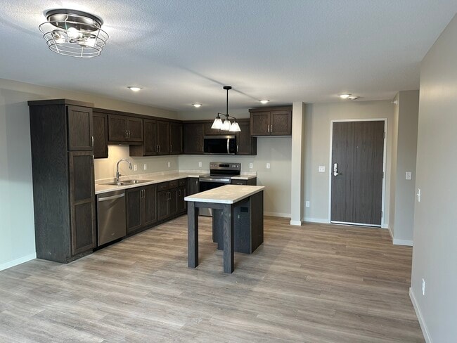 Building Photo - The Lincoln Apartments