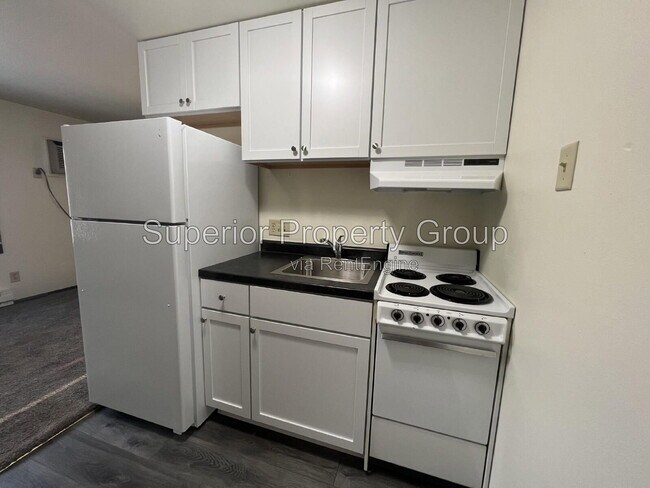 Foto del edificio - 714 N Oak St
