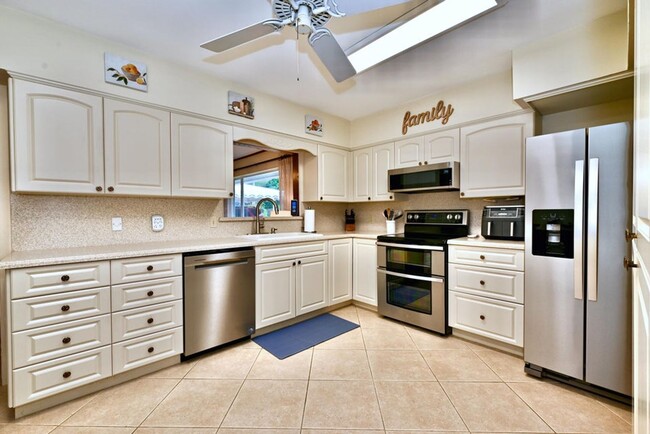 Foto del edificio - 129 Alhambra Pl