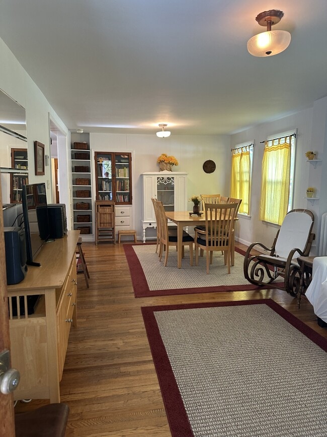 Photo - 80 S Main St House