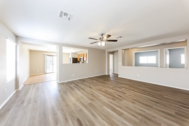 Foto del edificio - 3033 W Desert Vista Trail