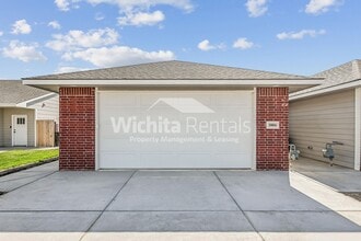 Building Photo - 3804 S Bluelake St