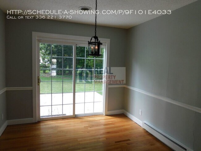 Building Photo - 204 W Newlyn St