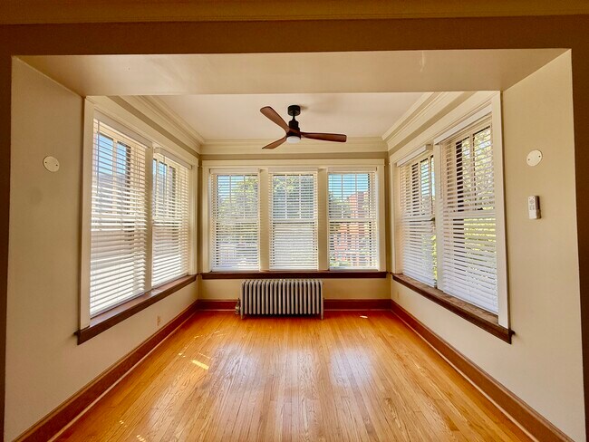 Terraza acristalada - 1414 W Farragut Ave