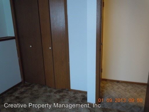 Foto del edificio - 829 11th Ave NW